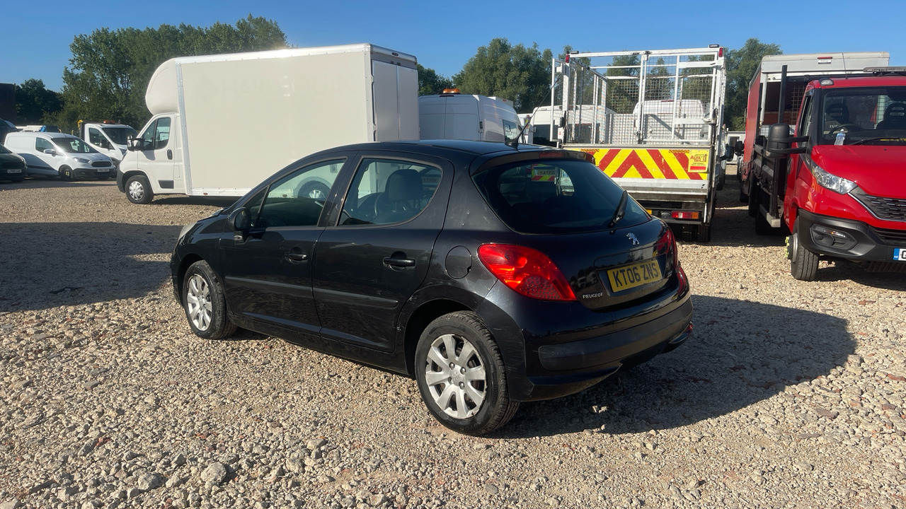 PEUGEOT 207 1.4 16V S - Hatchback: foto 3 PEUGEOT 207 1.4 16V S - Hatchback: foto 3