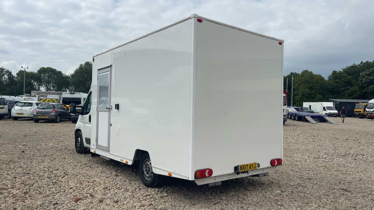 PEUGEOT BOXER 335 2.0 BLUE HDI 130PS - Furgoneta caja cerrada: foto 3 PEUGEOT BOXER 335 2.0 BLUE HDI 130PS - Furgoneta caja cerrada: foto 3