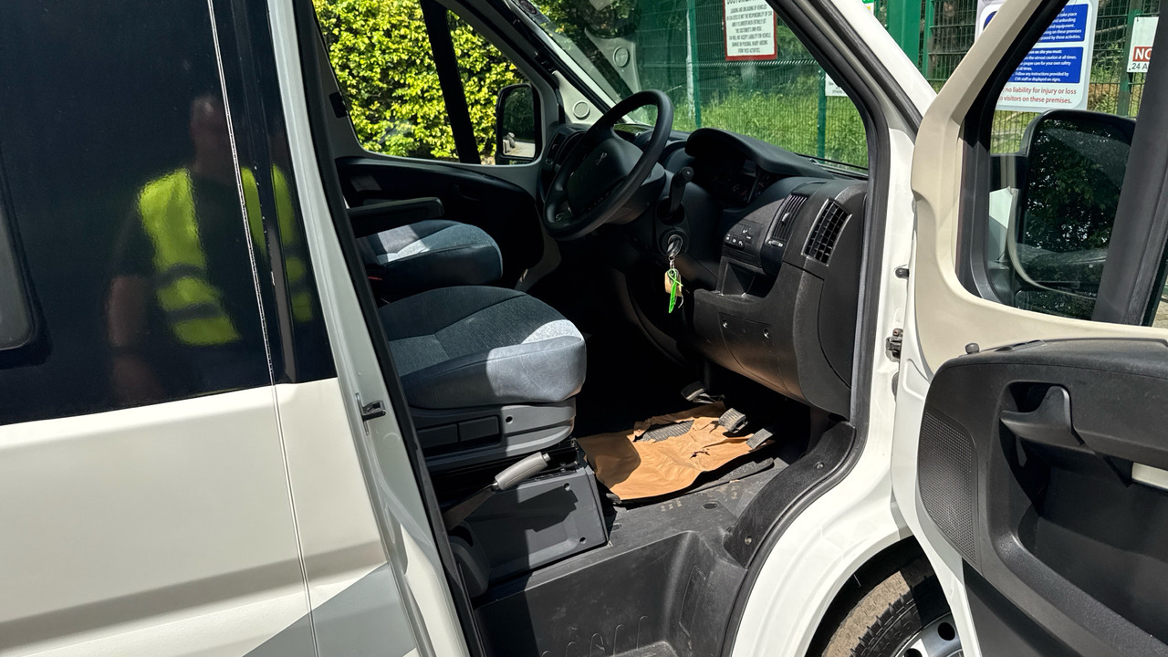PEUGEOT BOXER 335 2.2 BLUEHDI PROFESSIONAL 140PS - Cámper: foto 5 PEUGEOT BOXER 335 2.2 BLUEHDI PROFESSIONAL 140PS - Cámper: foto 5