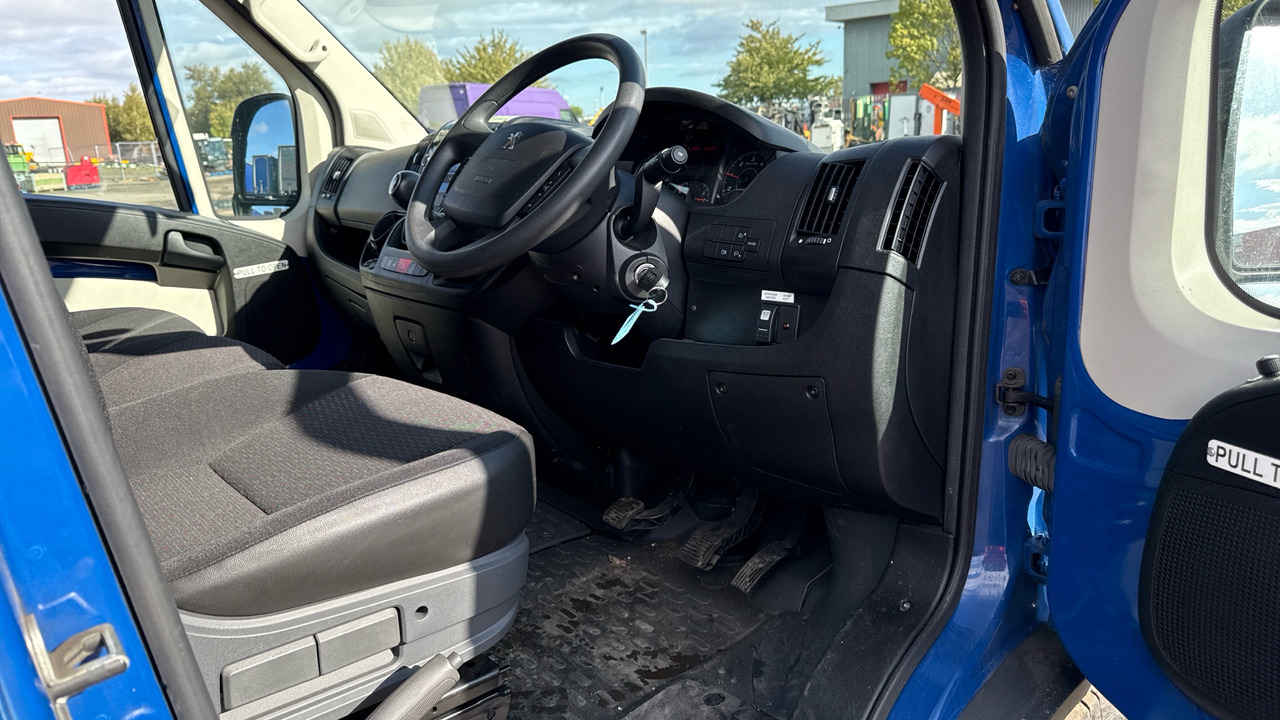 PEUGEOT BOXER 440 2.0 BlueHDi 130ps - Minibús, Furgoneta de pasajeros: foto 5 PEUGEOT BOXER 440 2.0 BlueHDi 130ps - Minibús, Furgoneta de pasajeros: foto 5