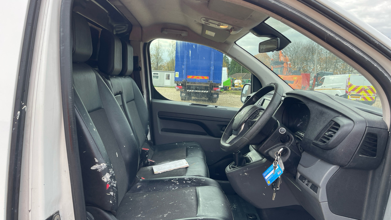 PEUGEOT EXPERT PROFESSIONAL 1200 1.5 BLUE HDI 100PS - Furgoneta pequeña: foto 5 PEUGEOT EXPERT PROFESSIONAL 1200 1.5 BLUE HDI 100PS - Furgoneta pequeña: foto 5