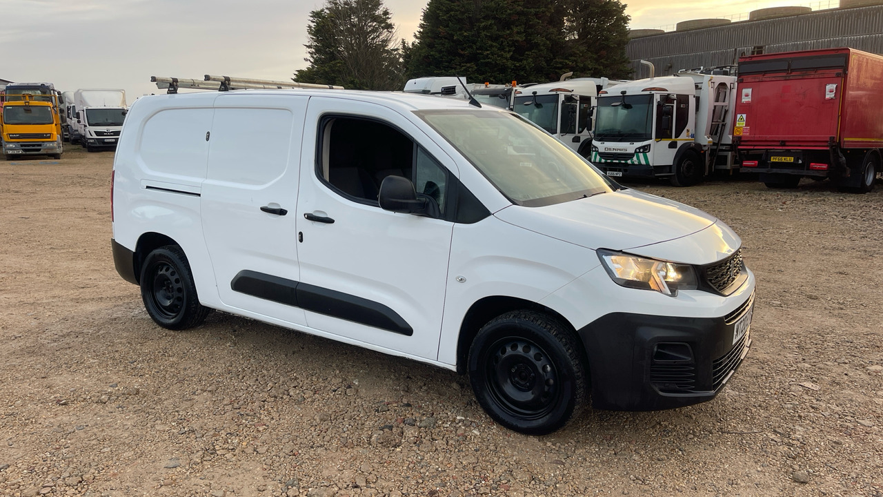 PEUGEOT PARTNER 850 1.5 BlueHDi 100ps Professional - Furgoneta pequeña: foto 1 PEUGEOT PARTNER 850 1.5 BlueHDi 100ps Professional - Furgoneta pequeña: foto 1