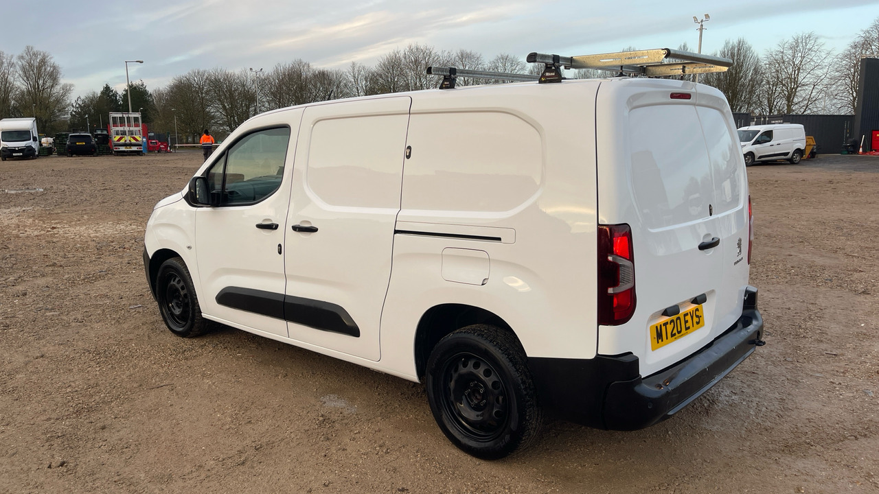 PEUGEOT PARTNER 850 1.5 BlueHDi 100ps Professional - Furgoneta pequeña: foto 3 PEUGEOT PARTNER 850 1.5 BlueHDi 100ps Professional - Furgoneta pequeña: foto 3