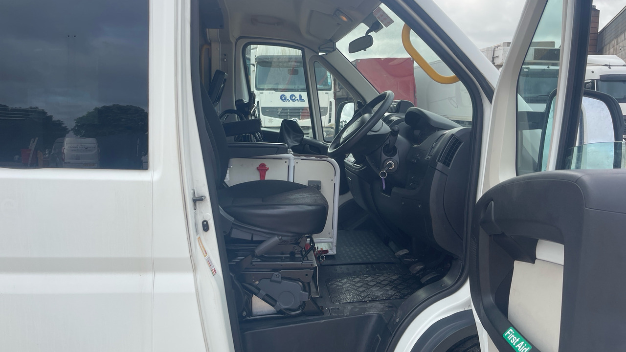 Peugeot Boxer 435 2.0 BLUE HDI 130PS - Ambulancia: foto 5 Peugeot Boxer 435 2.0 BLUE HDI 130PS - Ambulancia: foto 5