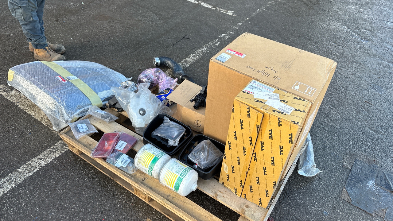 RENAULT PARTS  - Equipo de construcción: foto 2 RENAULT PARTS  - Equipo de construcción: foto 2