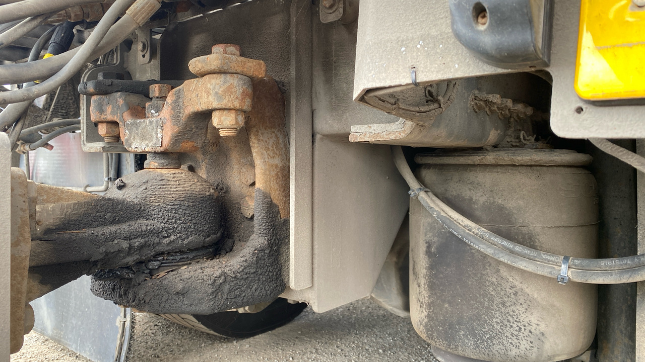 Camión portavehículos SCANIA P 410: foto 12 Camión portavehículos SCANIA P 410: foto 12