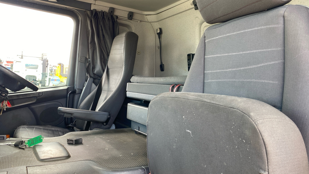 Camión portavehículos SCANIA P 410: foto 14 Camión portavehículos SCANIA P 410: foto 14