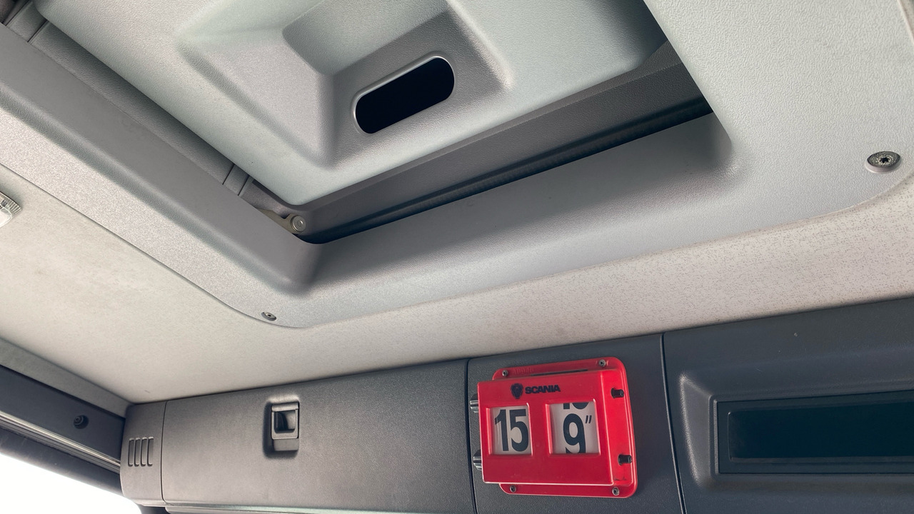 Camión portavehículos SCANIA P 410: foto 16 Camión portavehículos SCANIA P 410: foto 16