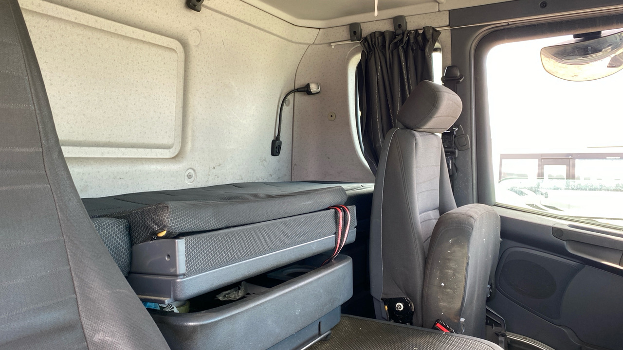 Camión portavehículos SCANIA P 410: foto 8 Camión portavehículos SCANIA P 410: foto 8