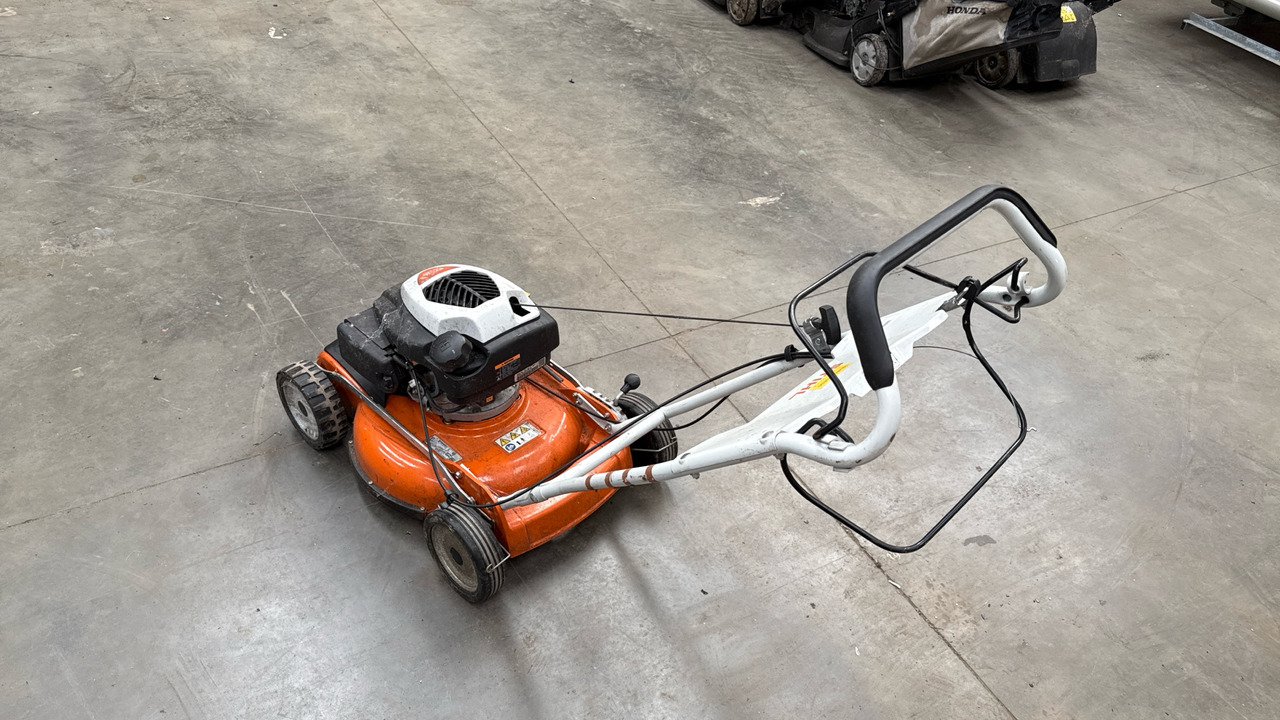 STIHL RM4 RTP - Cortacésped: foto 3 STIHL RM4 RTP - Cortacésped: foto 3