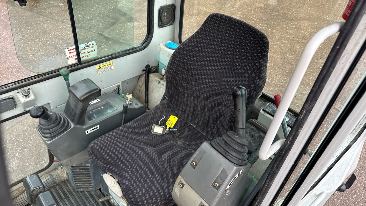 Miniexcavadora TAKEUCHI TB016: foto 8