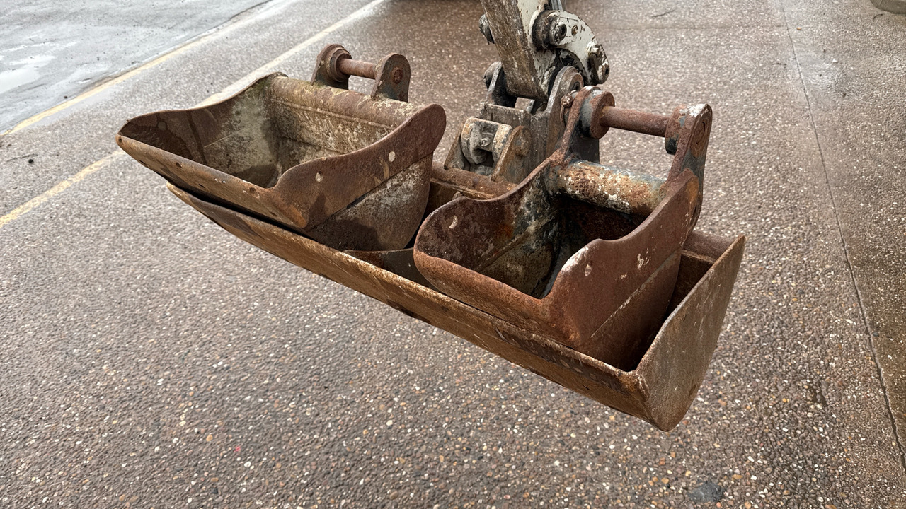 Miniexcavadora TAKEUCHI TB016: foto 21