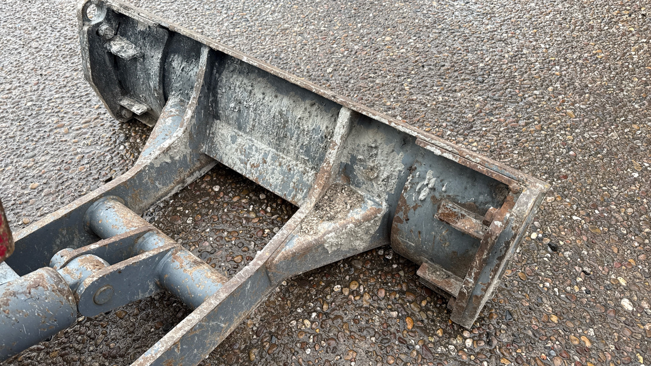 Miniexcavadora TAKEUCHI TB016: foto 23