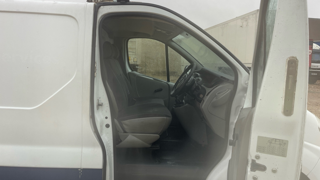 VAUXHALL VIVARO 2700 2.0 CDTI 115PS - Furgoneta caja cerrada: foto 5 VAUXHALL VIVARO 2700 2.0 CDTI 115PS - Furgoneta caja cerrada: foto 5
