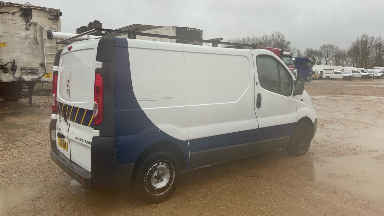 VAUXHALL VIVARO 2700 2.0 CDTI 115PS - Furgoneta caja cerrada: foto 4 VAUXHALL VIVARO 2700 2.0 CDTI 115PS - Furgoneta caja cerrada: foto 4