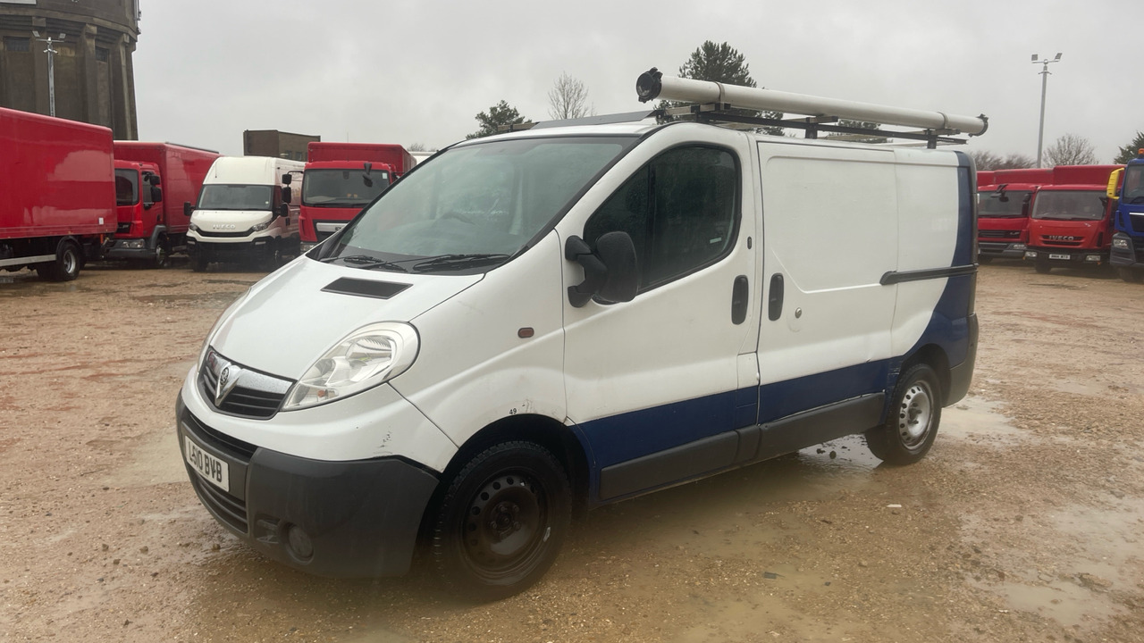 VAUXHALL VIVARO 2700 2.0 CDTI 115PS - Furgoneta caja cerrada: foto 2 VAUXHALL VIVARO 2700 2.0 CDTI 115PS - Furgoneta caja cerrada: foto 2