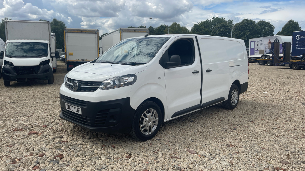 VAUXHALL VIVARO 2900 1.5D 100PS - Furgoneta pequeña: foto 2 VAUXHALL VIVARO 2900 1.5D 100PS - Furgoneta pequeña: foto 2