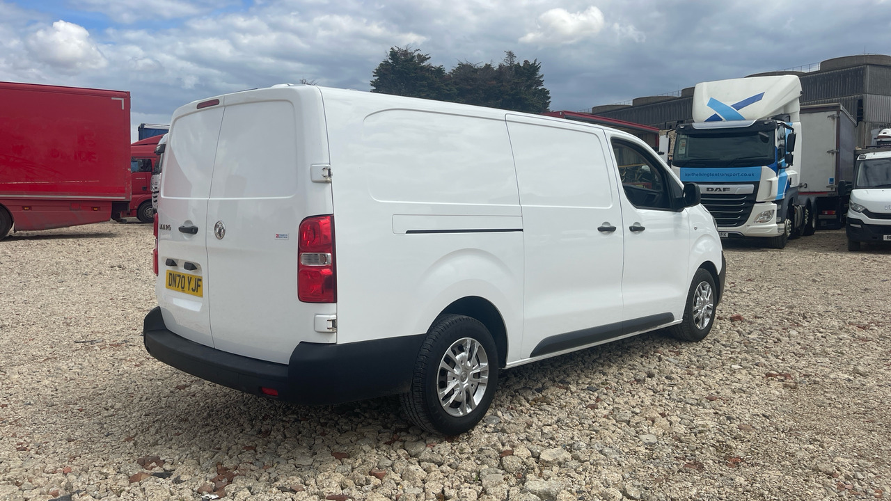 VAUXHALL VIVARO 2900 1.5D 100PS - Furgoneta pequeña: foto 4 VAUXHALL VIVARO 2900 1.5D 100PS - Furgoneta pequeña: foto 4
