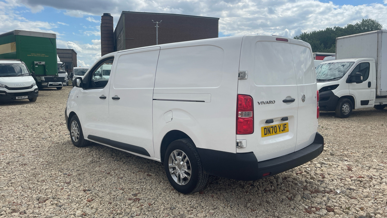 VAUXHALL VIVARO 2900 1.5D 100PS - Furgoneta pequeña: foto 3 VAUXHALL VIVARO 2900 1.5D 100PS - Furgoneta pequeña: foto 3