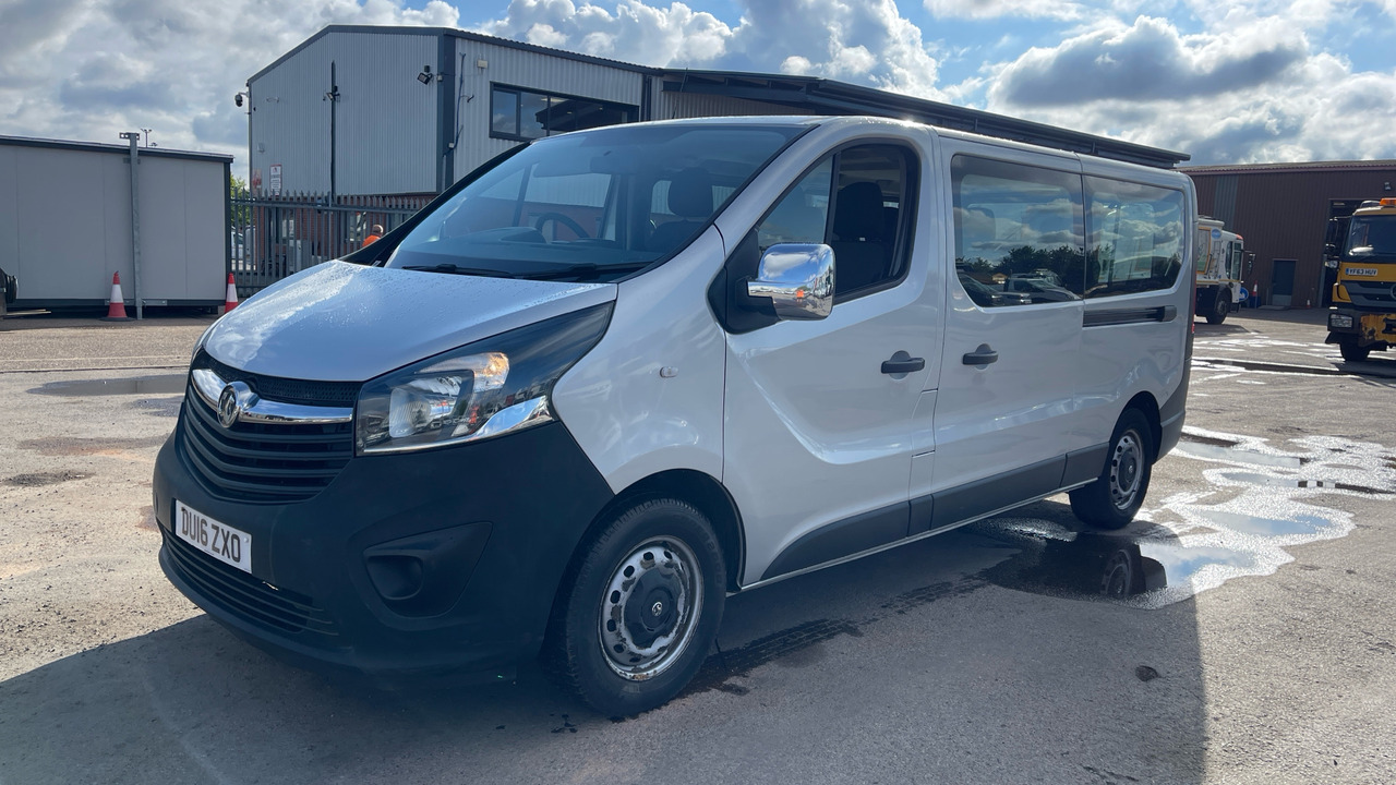 VAUXHALL VIVARO 2900 1.6 CDTI BITURBO 125PS - Minibús, Furgoneta de pasajeros: foto 2 VAUXHALL VIVARO 2900 1.6 CDTI BITURBO 125PS - Minibús, Furgoneta de pasajeros: foto 2