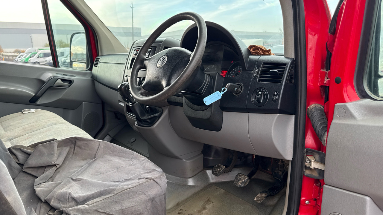 VOLKSWAGEN CRAFTER 35 2.5 BlueTDI 109PS - Furgón: foto 5 VOLKSWAGEN CRAFTER 35 2.5 BlueTDI 109PS - Furgón: foto 5