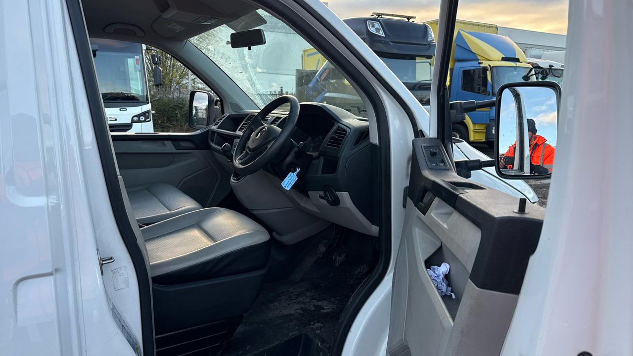 VOLKSWAGEN TRANSPORTER T30 2.0 TDI BMT 140PS - Caja abierta furgoneta: foto 5 VOLKSWAGEN TRANSPORTER T30 2.0 TDI BMT 140PS - Caja abierta furgoneta: foto 5