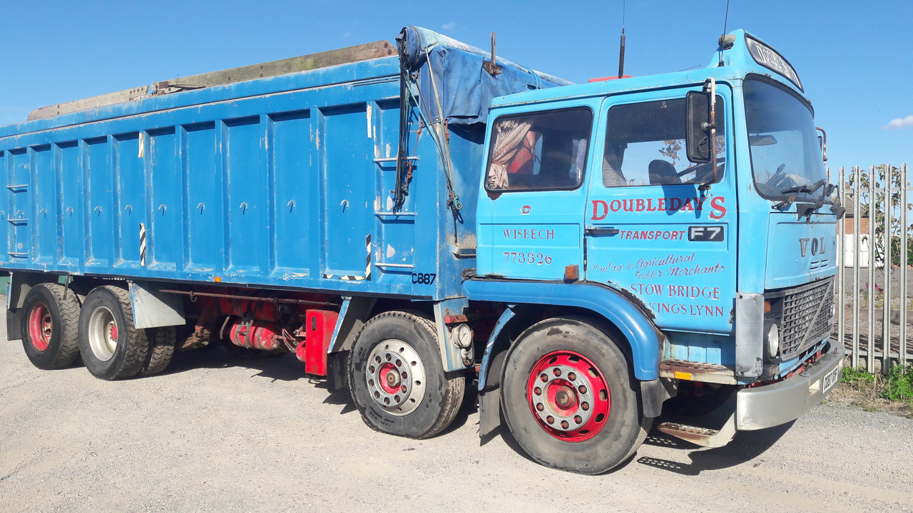 VOLVO F7 - Camión volquete: foto 1 VOLVO F7 - Camión volquete: foto 1