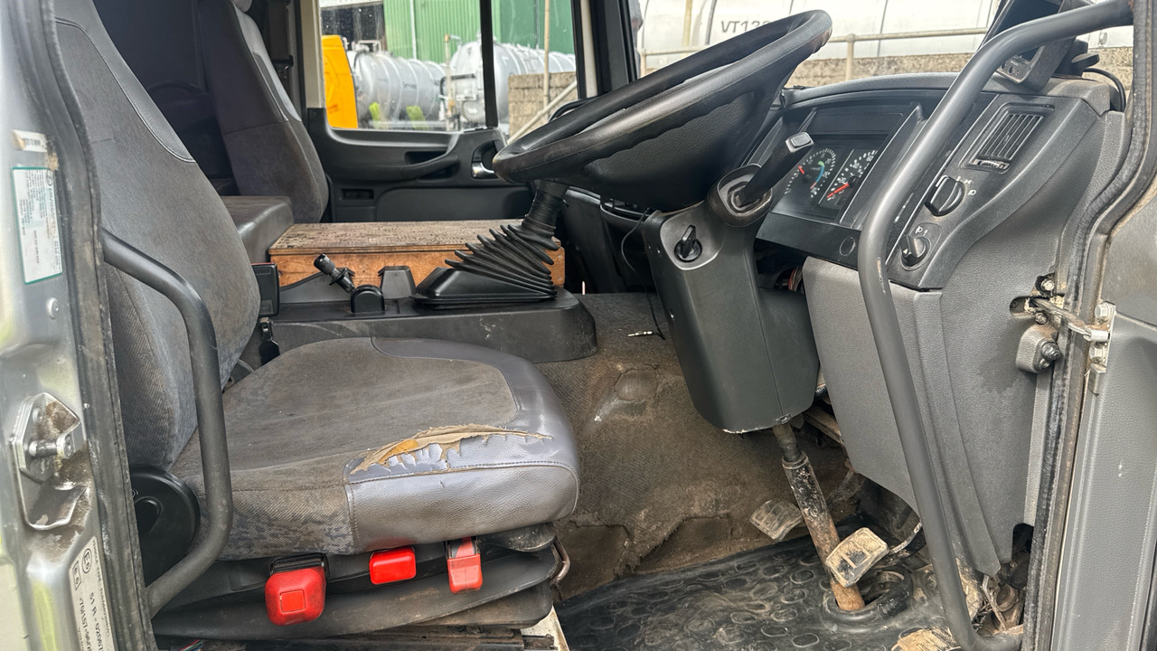 VOLVO FL - Limpieza de alcantarillado: foto 5 VOLVO FL - Limpieza de alcantarillado: foto 5