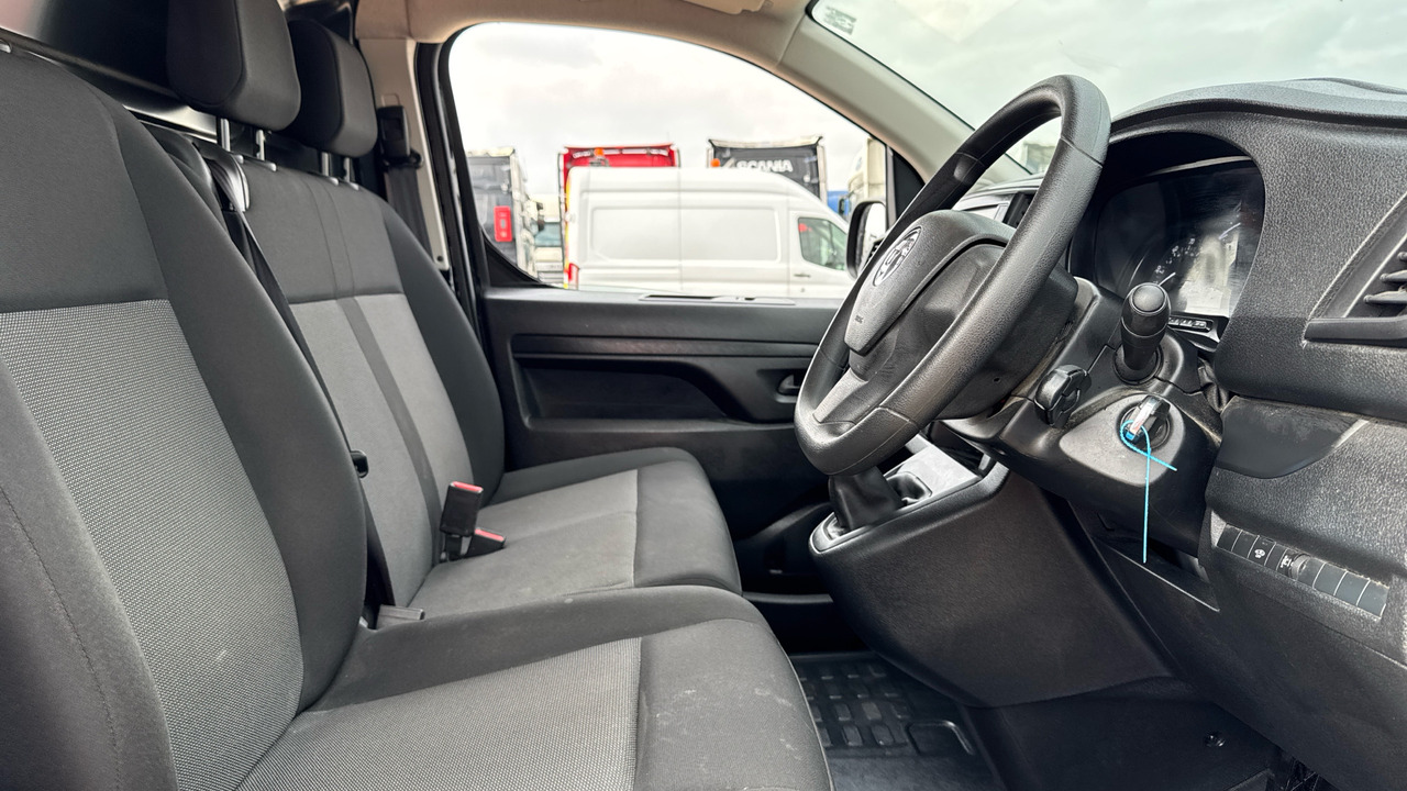 Vauxhall Vivaro 3100 2.0 D 145PS - Furgoneta pequeña: foto 5 Vauxhall Vivaro 3100 2.0 D 145PS - Furgoneta pequeña: foto 5