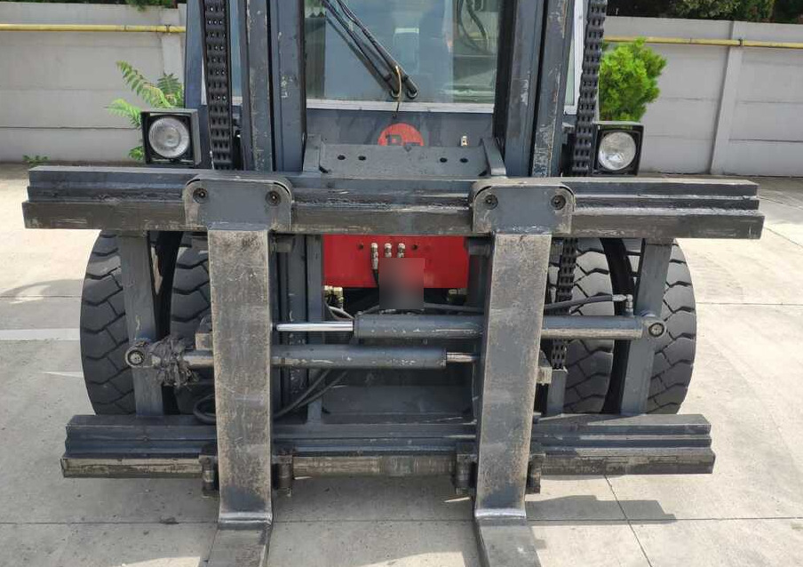 Dan Truck 9680 DD - Carretilla elevadora diésel: foto 4 Dan Truck 9680 DD - Carretilla elevadora diésel: foto 4