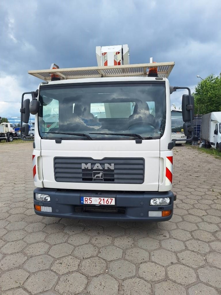 MAN podnośnik koszowy Wumag WT 300 - Plataforma telescopica: foto 2 MAN podnośnik koszowy Wumag WT 300 - Plataforma telescopica: foto 2