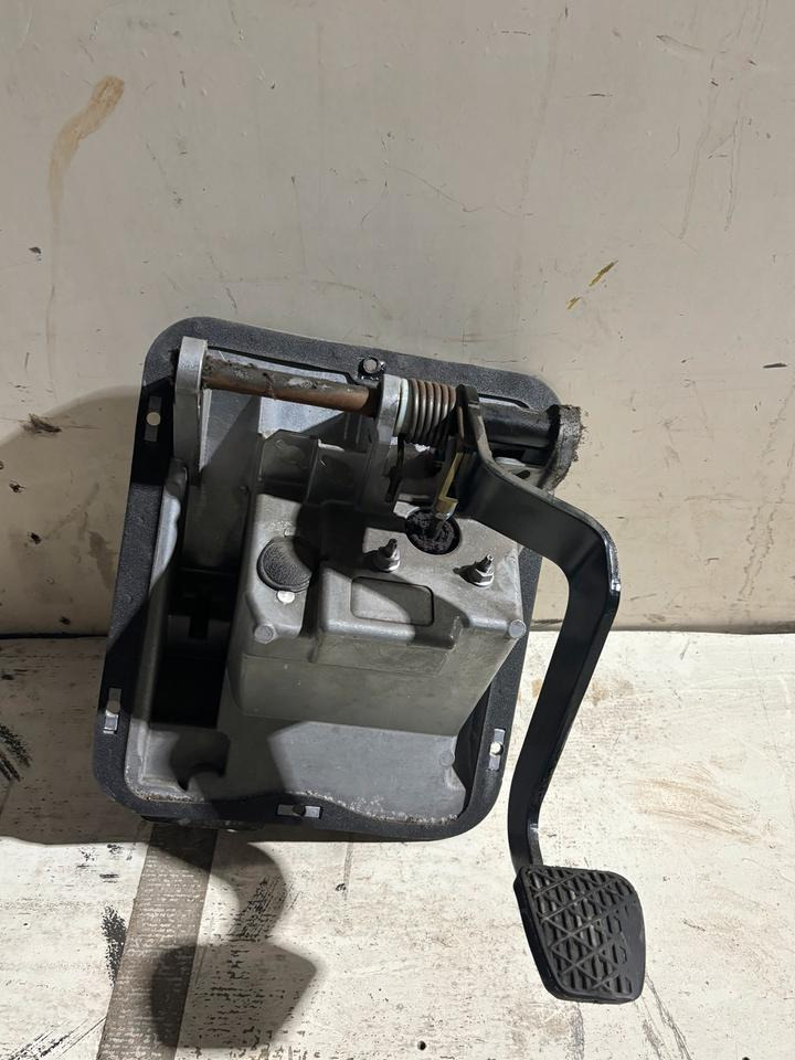 Atego 4 EU6 WABCO Fußbremsventil / Bremsventil A0044311806 - Válvula de freno para Camión: foto 2 Atego 4 EU6 WABCO Fußbremsventil / Bremsventil A0044311806 - Válvula de freno para Camión: foto 2