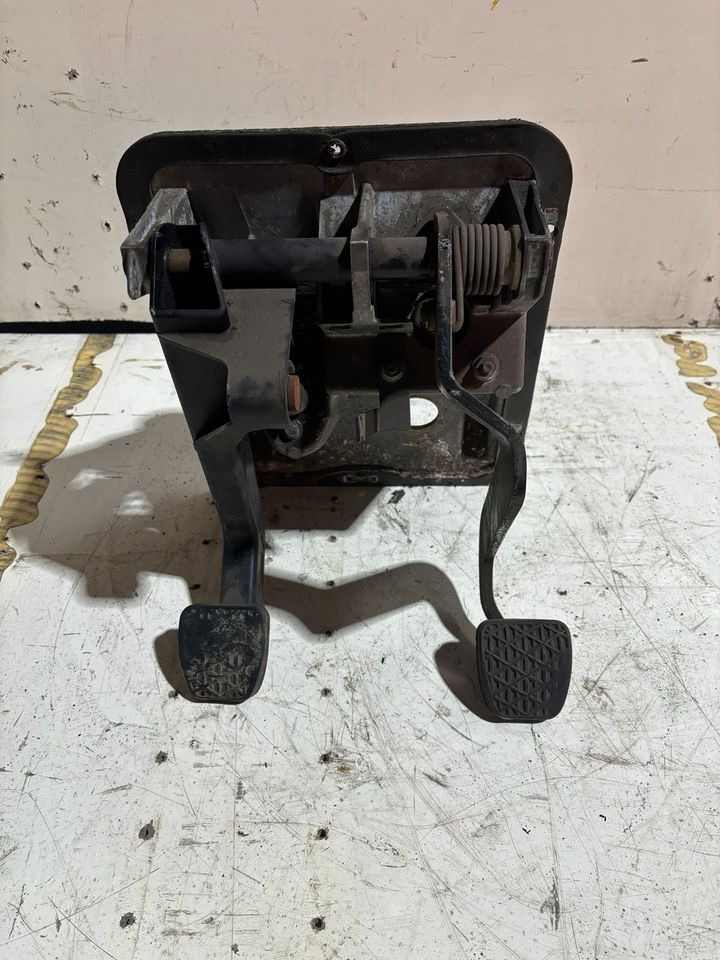 Atego Fußbremsventil Bremsventil A9702940001 WABCO 480001000 - Pedal para Camión: foto 2 Atego Fußbremsventil Bremsventil A9702940001 WABCO 480001000 - Pedal para Camión: foto 2