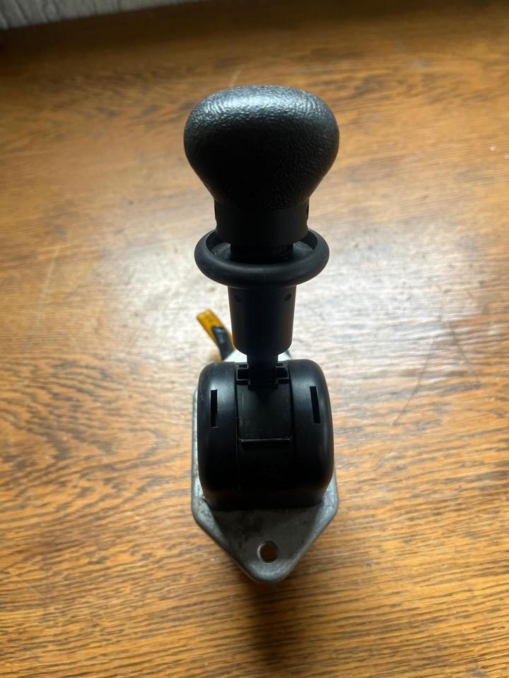 MAN Bremsventil Feststellbremse Handbremsventil 81.52315.6208 - Válvula de freno para Camión: foto 4 MAN Bremsventil Feststellbremse Handbremsventil 81.52315.6208 - Válvula de freno para Camión: foto 4