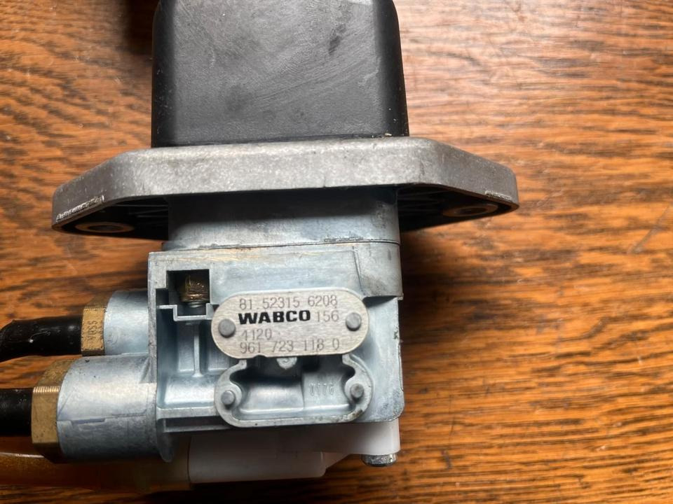 MAN Bremsventil Feststellbremse Handbremsventil 81.52315.6208 - Válvula de freno para Camión: foto 2 MAN Bremsventil Feststellbremse Handbremsventil 81.52315.6208 - Válvula de freno para Camión: foto 2