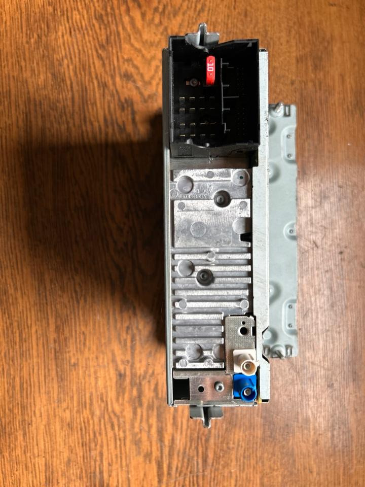 MAN Radio/Navigationssystem TGM BOSCH 81.28100-6017 - Sistema de navegación para Camión: foto 4 MAN Radio/Navigationssystem TGM BOSCH 81.28100-6017 - Sistema de navegación para Camión: foto 4