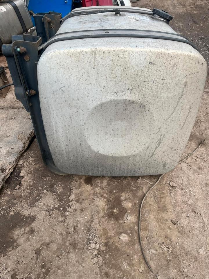 MAN TGX EU6 RN002 Dieseltank Tank Tankbehälter 460L - Depósito de combustible para Camión: foto 4 MAN TGX EU6 RN002 Dieseltank Tank Tankbehälter 460L - Depósito de combustible para Camión: foto 4