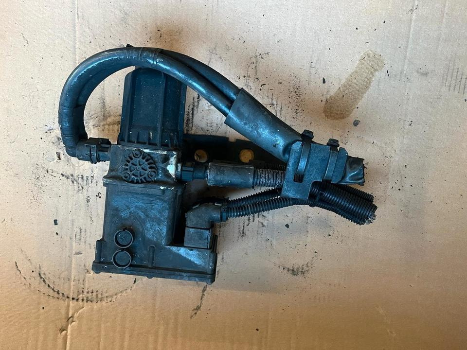 Mercedes Actros MP4 AdBlue Pumpe A0001403378 - Bomba de combustible para Camión: foto 1 Mercedes Actros MP4 AdBlue Pumpe A0001403378 - Bomba de combustible para Camión: foto 1