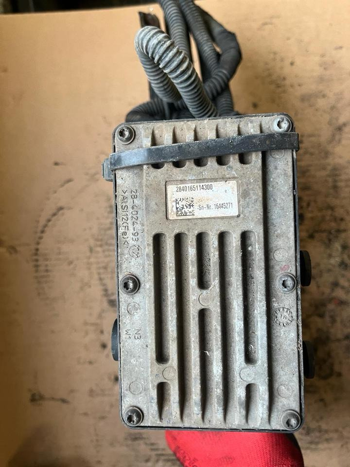 Mercedes Actros MP4 AdBlue Pumpe A0001405378 - Bomba de combustible para Camión: foto 5 Mercedes Actros MP4 AdBlue Pumpe A0001405378 - Bomba de combustible para Camión: foto 5