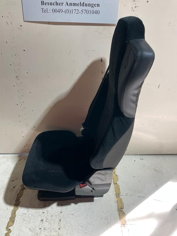 Mercedes Actros MP4 Beifahrersitz A9609103803 - Asiento para Camión: foto 2 Mercedes Actros MP4 Beifahrersitz A9609103803 - Asiento para Camión: foto 2