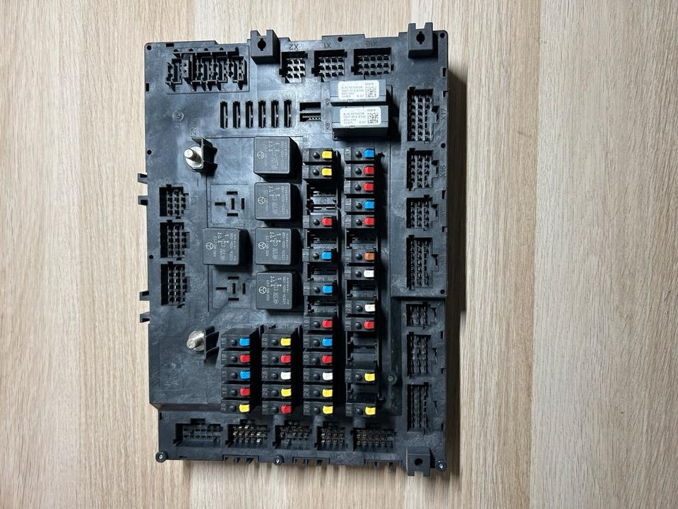 Mercedes Actros MP4 Continental Sicherungskasten A0014466158 - Fusible para Camión: foto 2 Mercedes Actros MP4 Continental Sicherungskasten A0014466158 - Fusible para Camión: foto 2