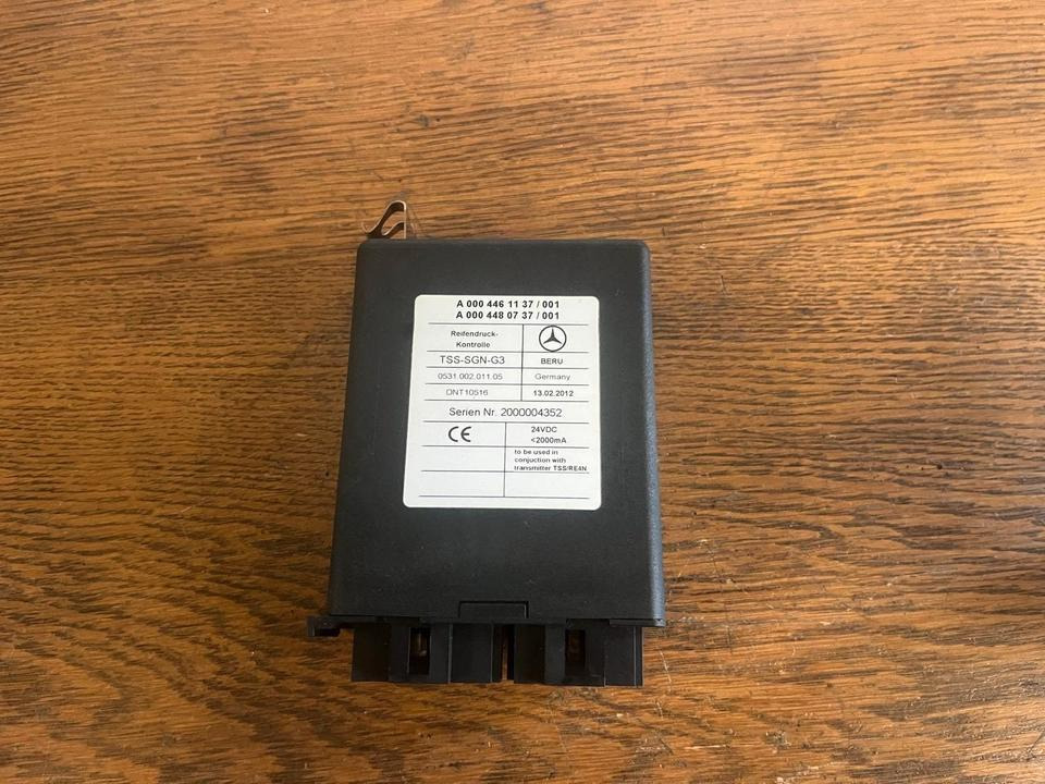 Mercedes Actros MP4 Reifendruck-Kontrolle Steuergerät A0004461137 - Unidad de control para Camión: foto 2 Mercedes Actros MP4 Reifendruck-Kontrolle Steuergerät A0004461137 - Unidad de control para Camión: foto 2