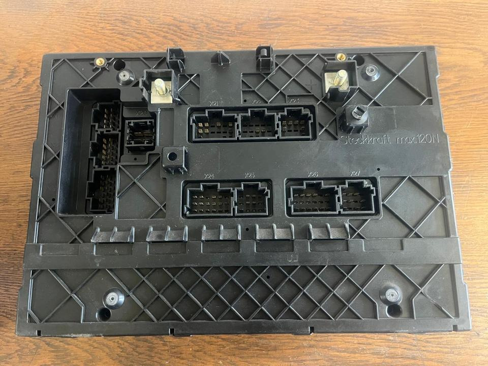 Mercedes Actros MP4 SAM Cabin Sicherungskasten A0004469658 - Fusible para Camión: foto 4 Mercedes Actros MP4 SAM Cabin Sicherungskasten A0004469658 - Fusible para Camión: foto 4