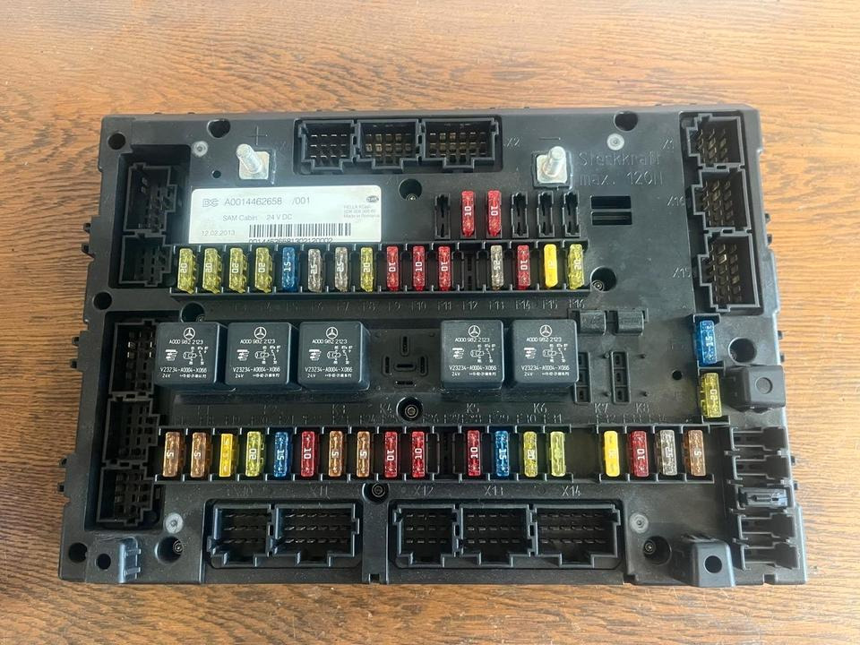 Mercedes Actros MP4 SAM Cabin Sicherungskasten A0014462658 - Fusible para Camión: foto 2 Mercedes Actros MP4 SAM Cabin Sicherungskasten A0014462658 - Fusible para Camión: foto 2