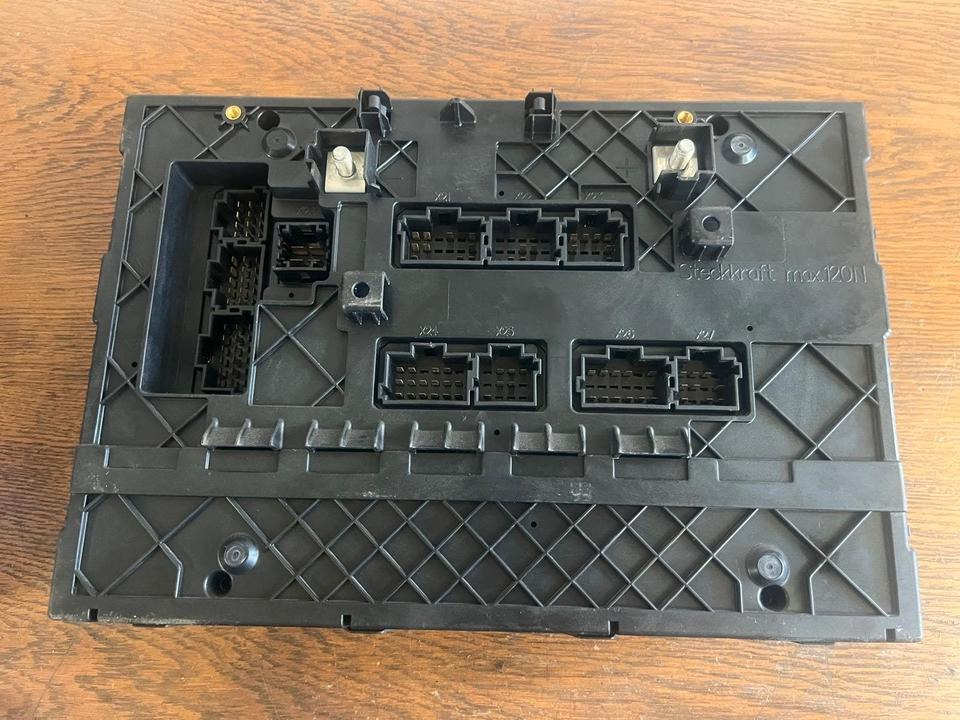 Mercedes Actros MP4 SAM Cabin Sicherungskasten A0014462658 - Fusible para Camión: foto 4 Mercedes Actros MP4 SAM Cabin Sicherungskasten A0014462658 - Fusible para Camión: foto 4