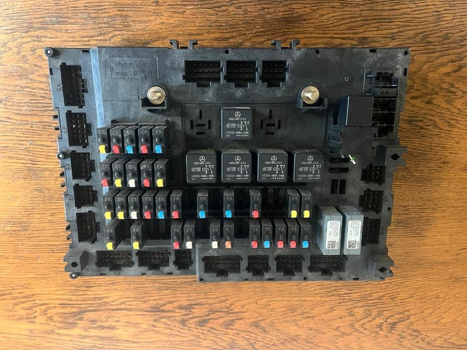 Mercedes Actros MP4 Single-SAM Sicherungskasten A0014463658 - Fusible para Camión: foto 2 Mercedes Actros MP4 Single-SAM Sicherungskasten A0014463658 - Fusible para Camión: foto 2