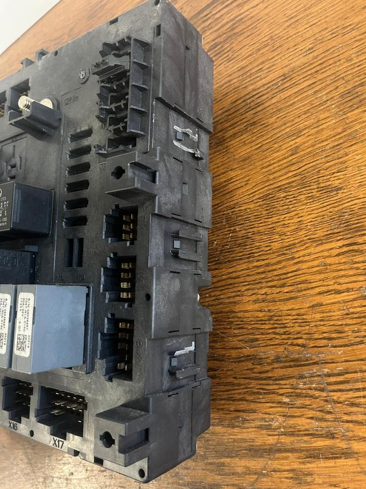 Mercedes Actros MP4 Single-SAM Sicherungskasten A0014467658 - Fusible para Camión: foto 5 Mercedes Actros MP4 Single-SAM Sicherungskasten A0014467658 - Fusible para Camión: foto 5