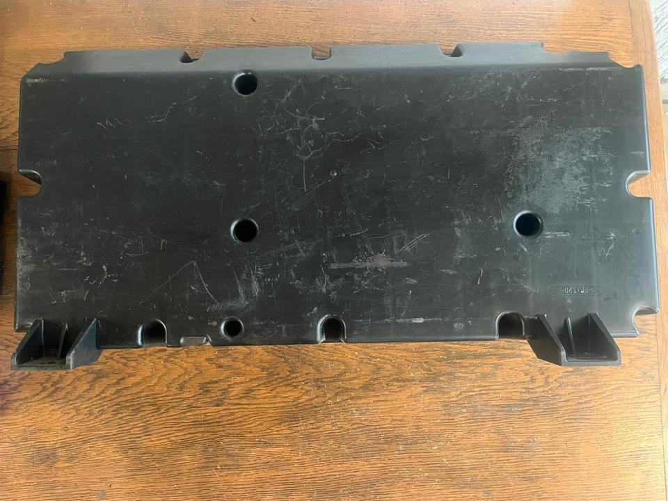 Mercedes Actros MP4 Subwoofer Soundsystem Bass A0018206202 - Salpicadero para Camión: foto 5 Mercedes Actros MP4 Subwoofer Soundsystem Bass A0018206202 - Salpicadero para Camión: foto 5