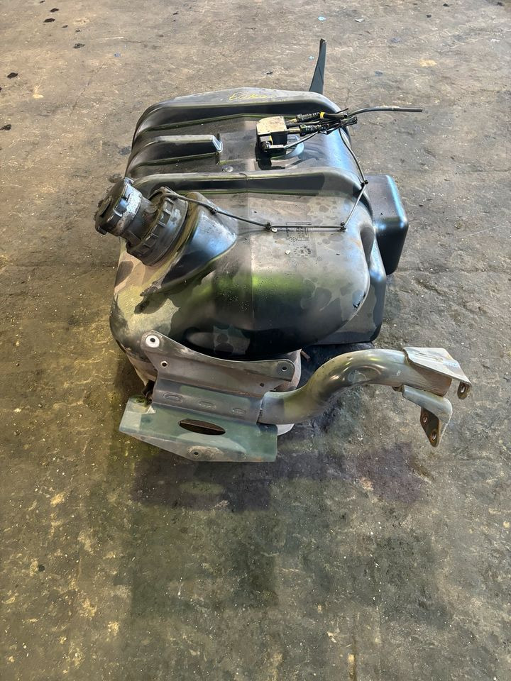 Mercedes Atego 4 EU6 Dieseltank Tank Tankbehälter 200L - Depósito de combustible para Camión: foto 2 Mercedes Atego 4 EU6 Dieseltank Tank Tankbehälter 200L - Depósito de combustible para Camión: foto 2