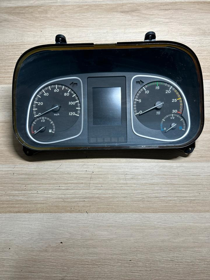 Mercedes Atego 4 EU6 Kombiinstrument A9674463821 - Salpicadero: foto 2 Mercedes Atego 4 EU6 Kombiinstrument A9674463821 - Salpicadero: foto 2